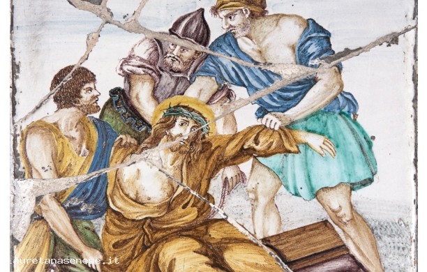 Via Crucis, Stazione 10 - Gesù è spogliato delle vesti