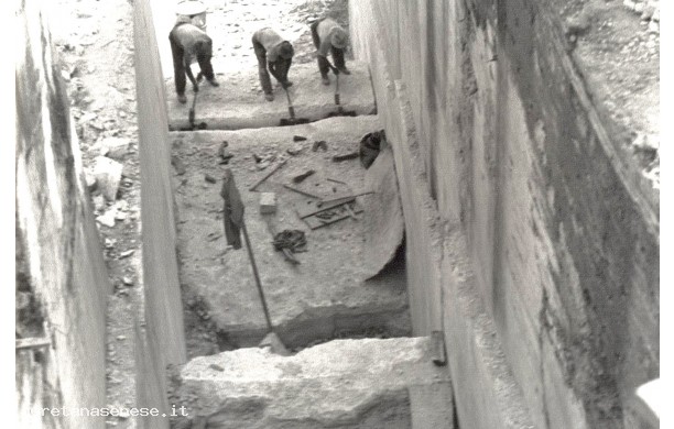 1926 - Cavatori all'opera in trincea