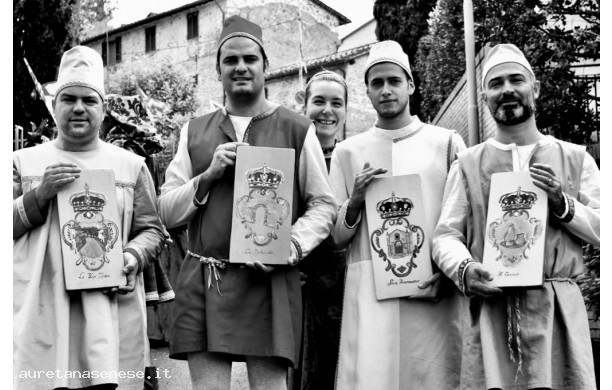 2016, 18 settembre - I dignitari rappresentanti dei quartieri della CORONA