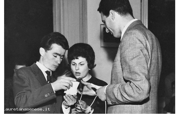 1962, Marzo - Trasmissione radiofonica in diretta da Asciano