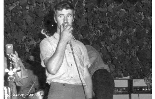 1966? - Alighiero canta all'Arena Italia
