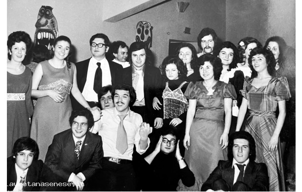 1972, Febbraio - Veglione di Carnevale al Teatro Ravvivati