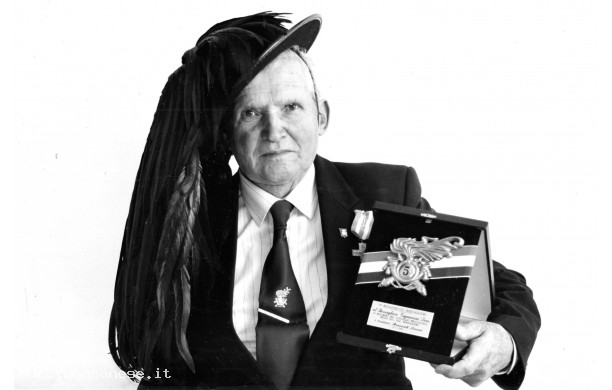 1986, Domenica 15 Giugno - Il Toniaccini con la targa di attestazione