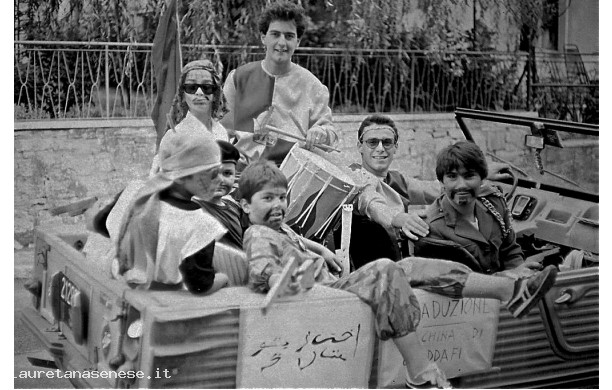 1986 – un mezzo strano usato per la sfilata del Palio dei Ciuchi