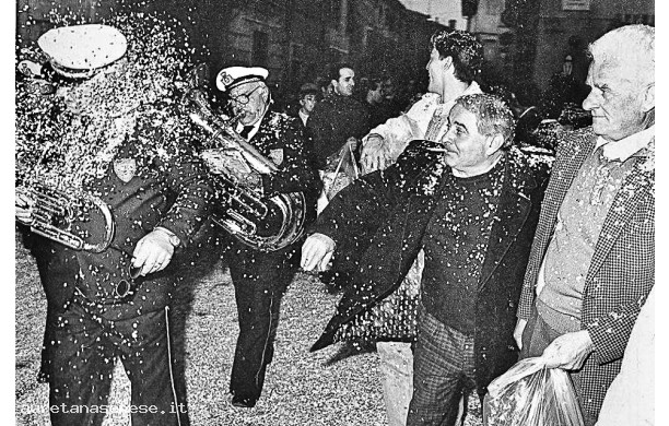 1989, Febbraio - La Banda di Rapolano sotto un turbine di corandoli