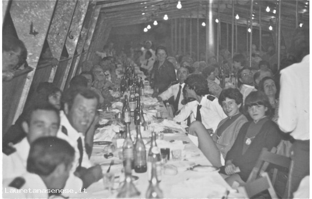 1980 -6- Garbo d’Oro, la tavolata dei musicanti