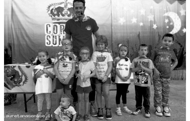 2015 - Battesimo contradaiolo, i bimbi della Corona