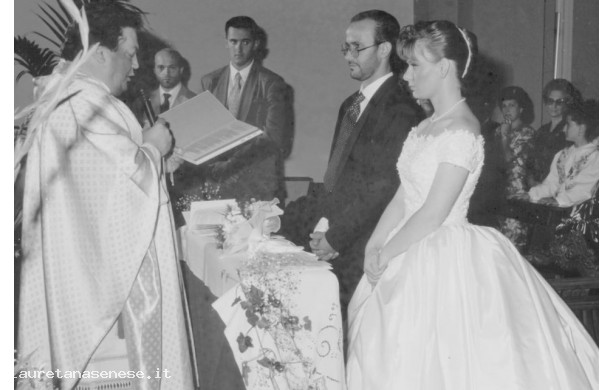 19?? - Chi conosce questi sposi?