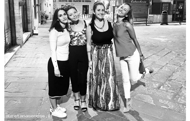 2012, 10 Luglio - Quattro amiche carissime