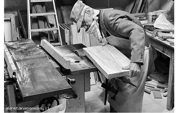 2021, Giovedì 25 Novembre - Falegname per passione a 88 anni