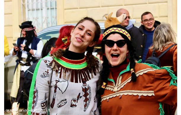 2025, Domenica 2 Marzo - Due belle indiane Americane