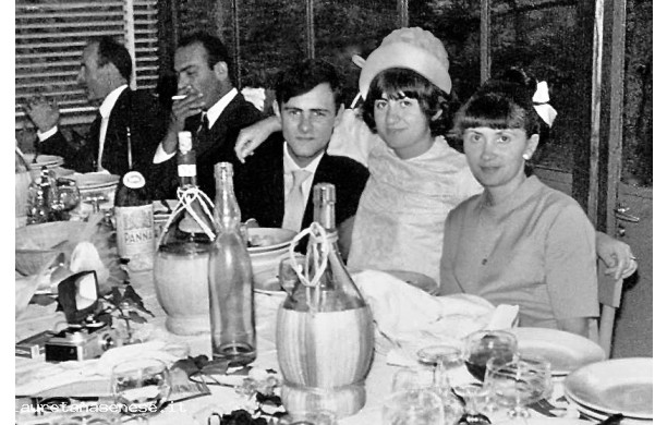 1969, Lunedì 7 Luglio - Matrimonio di Giancarlo e Maria, al ristorante sotto il Castello di Brolio