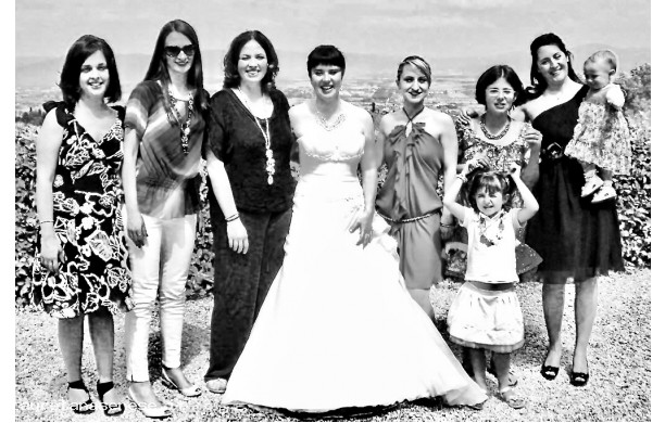 2012, Sabato 9 giugno - Martina con le amiche