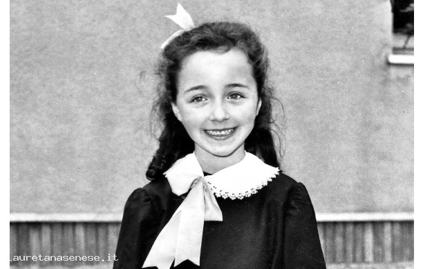 1970 - Ritratto di una bella scolaretta