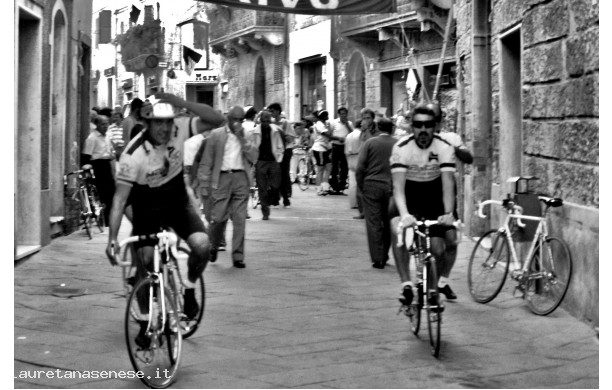 1991, Sabato 28 Settembre - 10° Torneo Donatori: I ciclisti all'arrivo