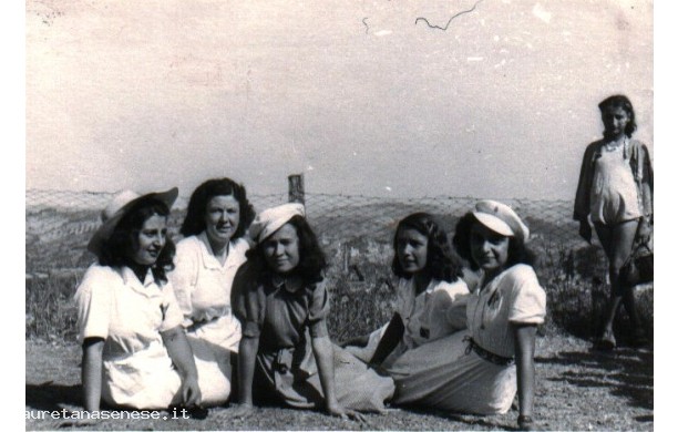 1937 - Vigilatrici della Colonia Elioterapica
