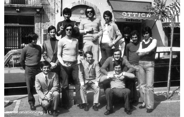 1975? - Gita di studenti del Sarrocchi con il Prof. di Tecnologia