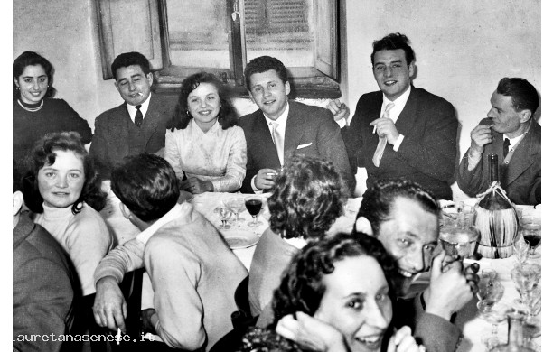 1957, Domenica 29 Dicembre - Bruna e Aldo in primo piano