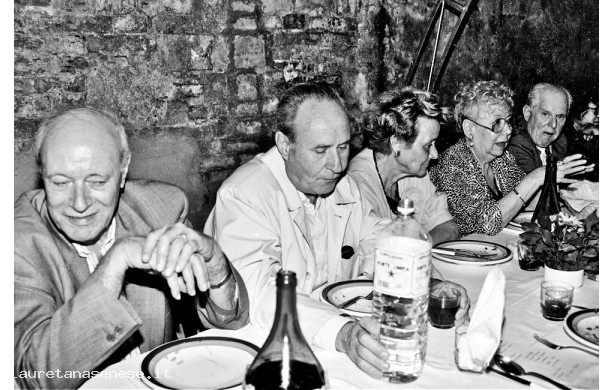1993 - Garbo d'Oro, commensali a ridosso del muro di Concetta