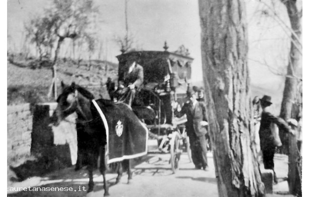1944 - Quando i funerali si facevano con il carro funebre