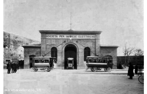 1905? - In città esistenano le carrozze elettriche