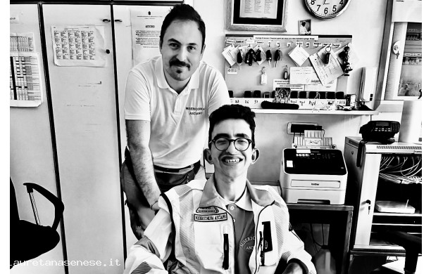 2023, Martedì 23 Maggio - Due grandi amici in servizio alla Misericordia