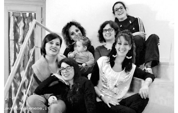 2013 - Amiche sulle scale