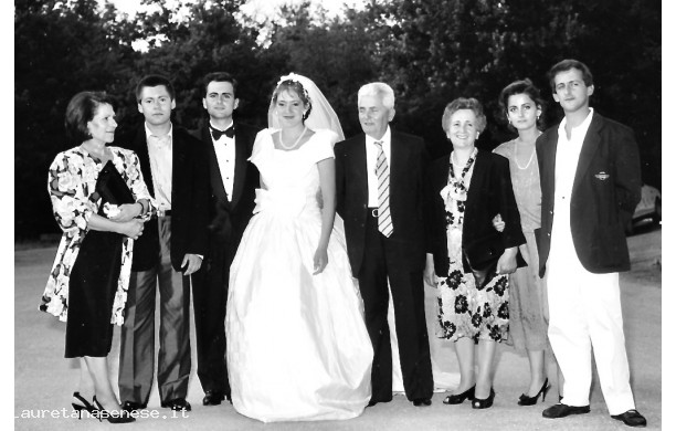 1989, Sabato 26 Agosto - Gli sposi contornati da fratelli e genitori