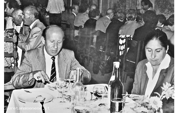 1986 - Garbo d'Oro, tavolo con fiori