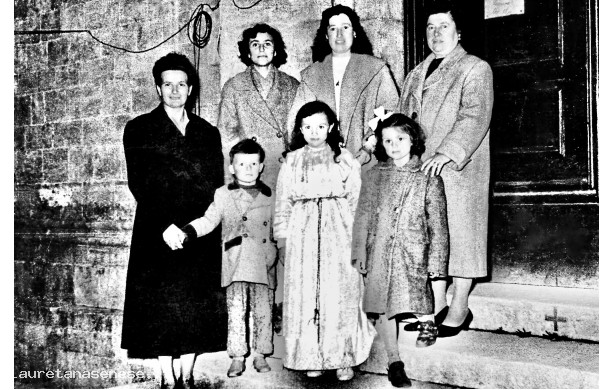 1956 - Mirella vestita per la processione