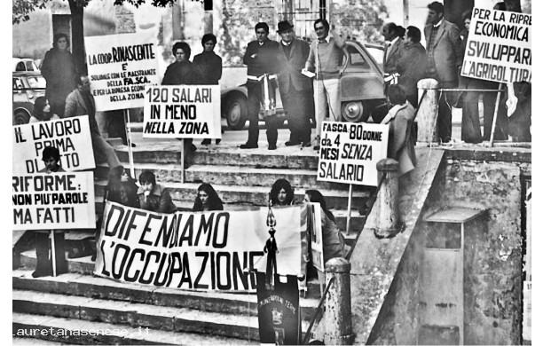 1975 - Manifestazione pubblica a sostegno delle lavoratrici azienda FASCA