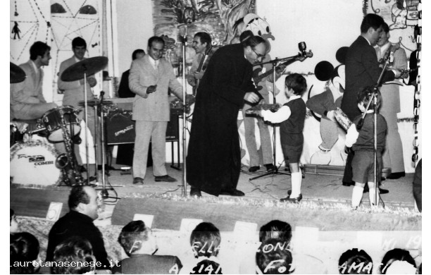 1968 - Premiazione dei fratelli Gallorini al Festival della canzone