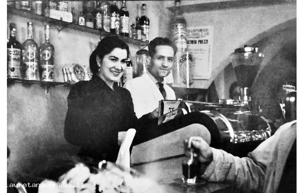 1961 – Terzino e Gina al Bar Guidi