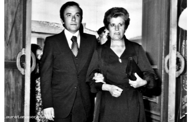 1977, Domenica 11 Settembre - Vincenzo entra in chiesa