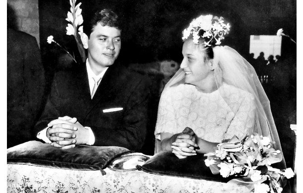 1966, Domenica 28 Agosto – Luciano e Rosanna Biancucci, durante il rito religioso
