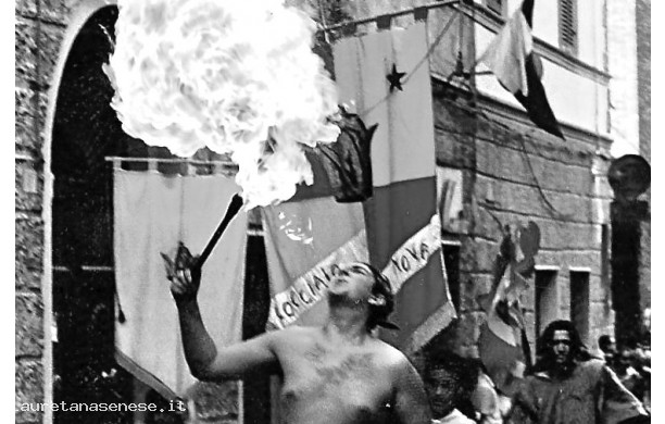 1994 - Quando la sfilata del palio si svolgeva all’insegna della fantasia e della creatività