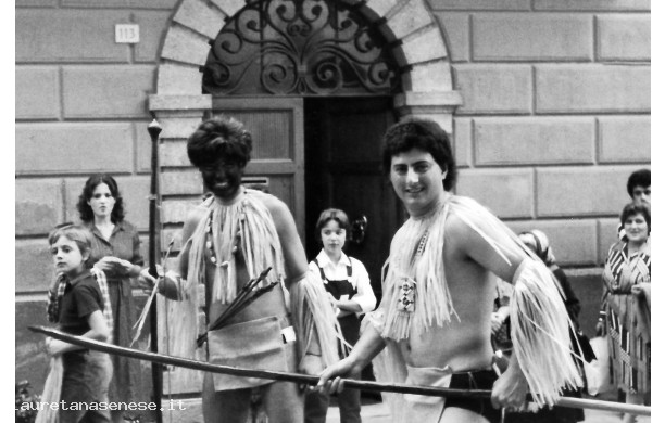 1980? - Popolazione selvaggia in paese