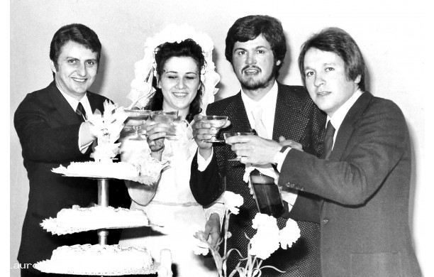 1971, Domenica 27 Giugno - Mario e Marisa con i testimoni