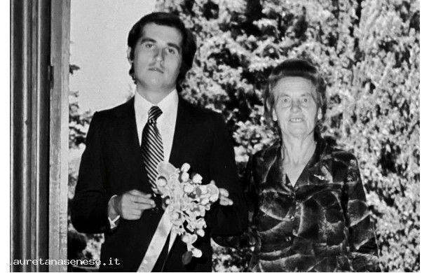 1975, Sabato 2 Agosto - Mario accompagnato da mamma Gina