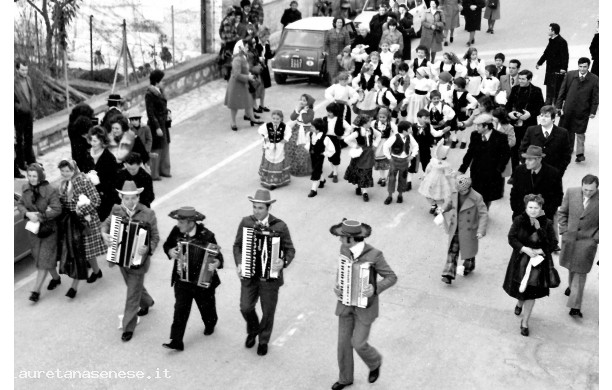 1974 - Parte la sfilata di Carnevale