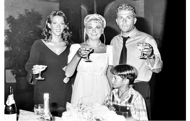 1997, Sabato 6 Settembre - La sposa con la famiglia del fratello