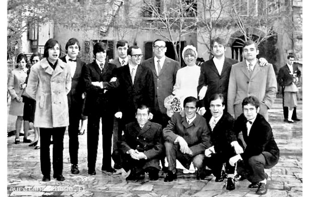 1969, Sabato 6 Dicembre - Mario e Luana nel giardino del ristorante