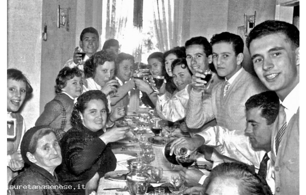1954? - Invitati a un pranzo matrimoniale