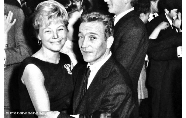 1960?, 29 Gennaio - Due ascianesi al Veglione di San Costanzo a Torrita