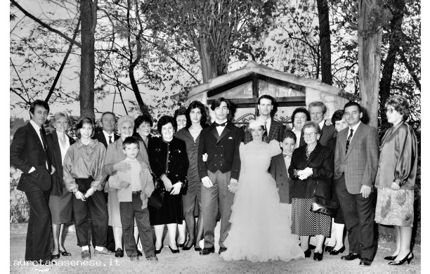 1987, Domenica 4 Ottobre - Gli sposi con i parenti Dominici