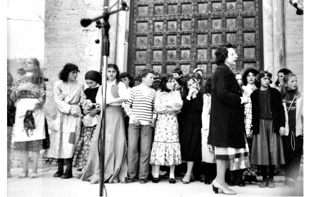 1978? - Recita studenti medi in pazzetta San Francesco