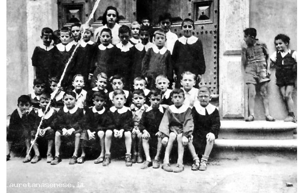 1946 - I nati nel ’39 e ’40 a Prima Elementare subito dopo guerra