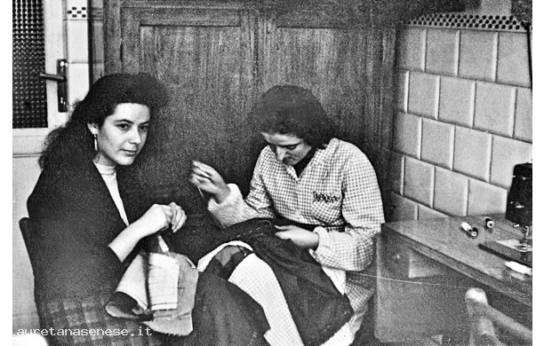 1949 - Apprendiste sarte al lavoro su un abito da uomo