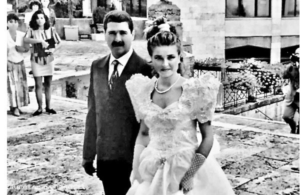 1992, Sabato 11 Luglio - Debora scortata all'altare da babbo Mario