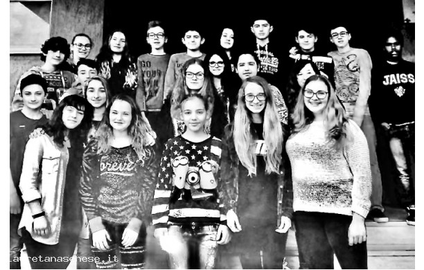 2016, 18 Giugno - Fine delle Medie Inferiori - Foto ricordo